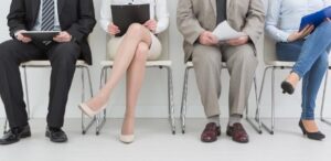 Homens usam mais as oportunidades de trabalho para buscar salários maiores do que as mulheres