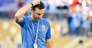 Scaloni afirma que permanece na Argentina até dezembro: "A ideia é relaxar"