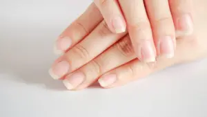 Alteração nas unhas pode ser sinal de câncer de pulmão; entenda