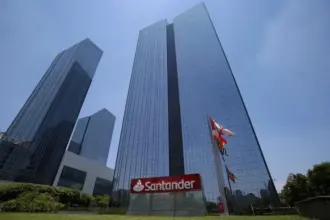 Santander tem lucro líquido ajustado de 3,76 bilhões de euros no 2º tri