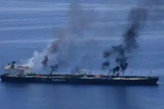 UE alerta navios ligados aos EUA, Israel e Sauditas a evitarem Mar Vermelho