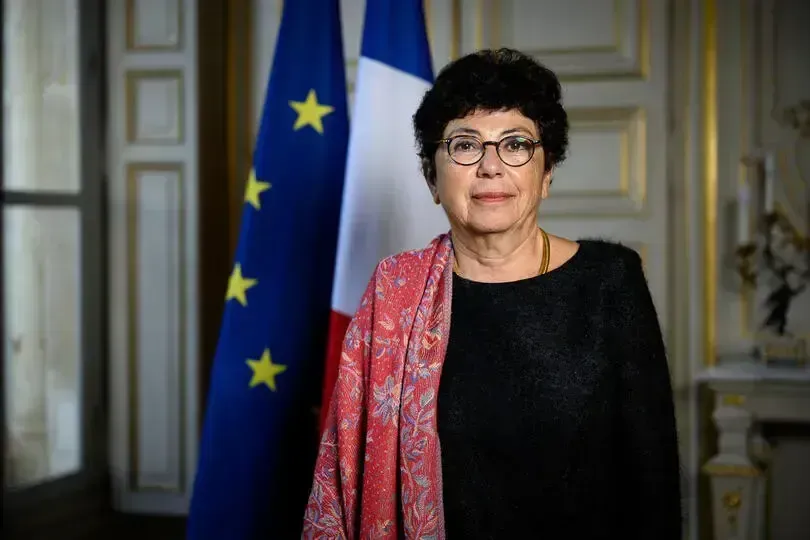 Ministra da França pede demissão e volta atrás por crise com pesticidas