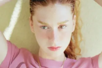Marina Ruy Barbosa compartilha vídeo ousado em viagem paradisíaca