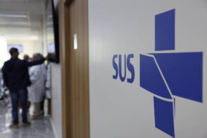 Saúde no Brasil: país usa mais recursos que vizinhos - 24/07/2026 - Equilíbrio e Saúde