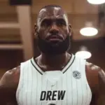 LeBron James terá redução salarial de R$ 250 milhões no 76ers
