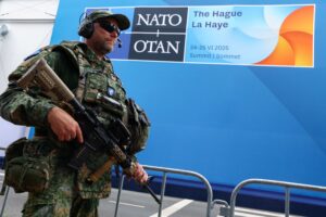 Estagiária em quartel da Otan na Bélgica é presa por suspeita de espionagem