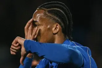 Com hat-trick de João Pedro, Chelsea vence amistoso de 10 gols