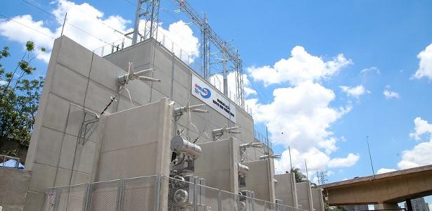 Subestação de abastecimento elétrico da Usina SP, administrada pela EMAE, às margens do Rio Pinheiros