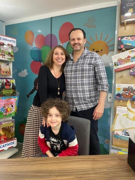 Gisele Cassano, Fernando Alves dos Santos e o filho Benjamin 