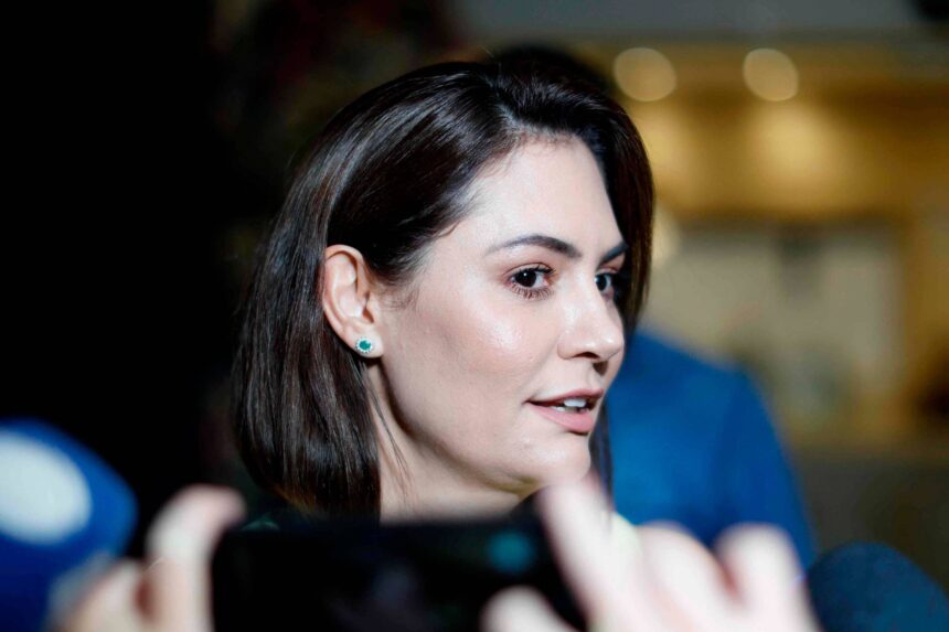 Entenda o bloqueio anestésico feito por Michelle Bolsonaro - 03/08/2026 - Equilíbrio e Saúde