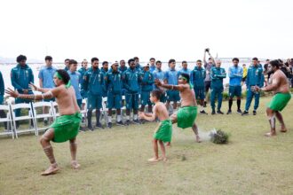 Como foi a cerimônia aborígene de recepção aos jogadores da seleção brasileira na Austrália, que gerou repercussões na imprensa do país