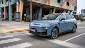 Leapmotor B10 híbrido é mais barato que os rivais e tenta fazer marca decolar no Brasil; vale a pena?