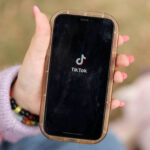 Meta proíbe anúncios da dona do TikTok nos EUA, Japão, Canadá e outros países - 09/10/2026 - Negócios