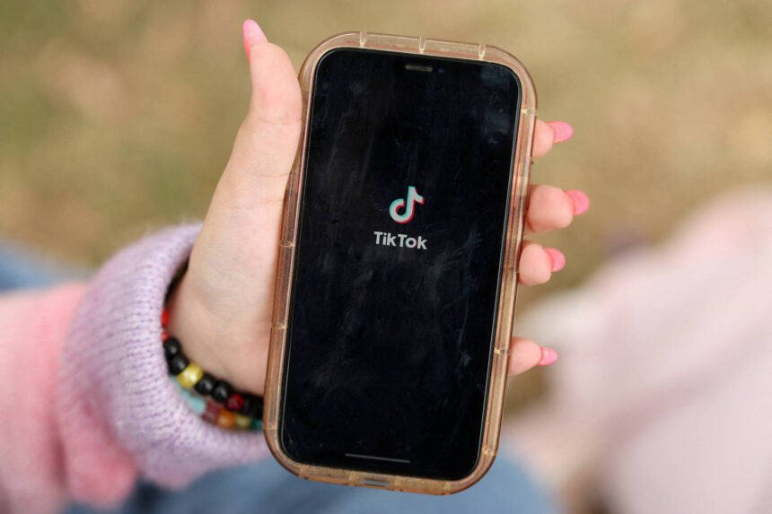 Meta proíbe anúncios da dona do TikTok nos EUA, Japão, Canadá e outros países - 09/10/2026 - Negócios