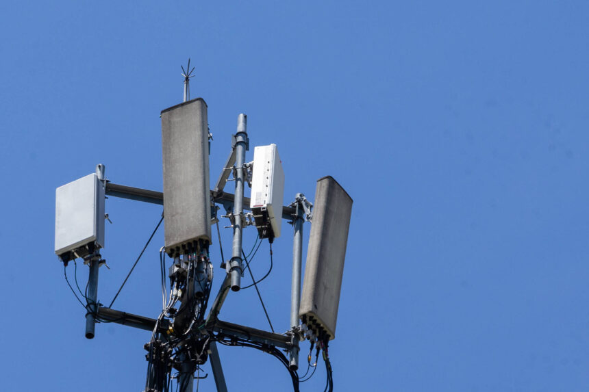 Uso da faixa de 6 GHz opõe operadoras e provedores - 13/10/2026 - Infraestrutura