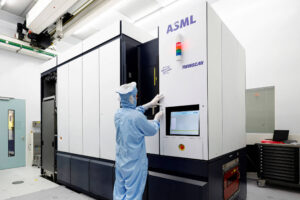 ASML diz que demanda por IA excederá até 2028 a capacidade das máquinas para fabricar chips - 14/10/2026 - IA